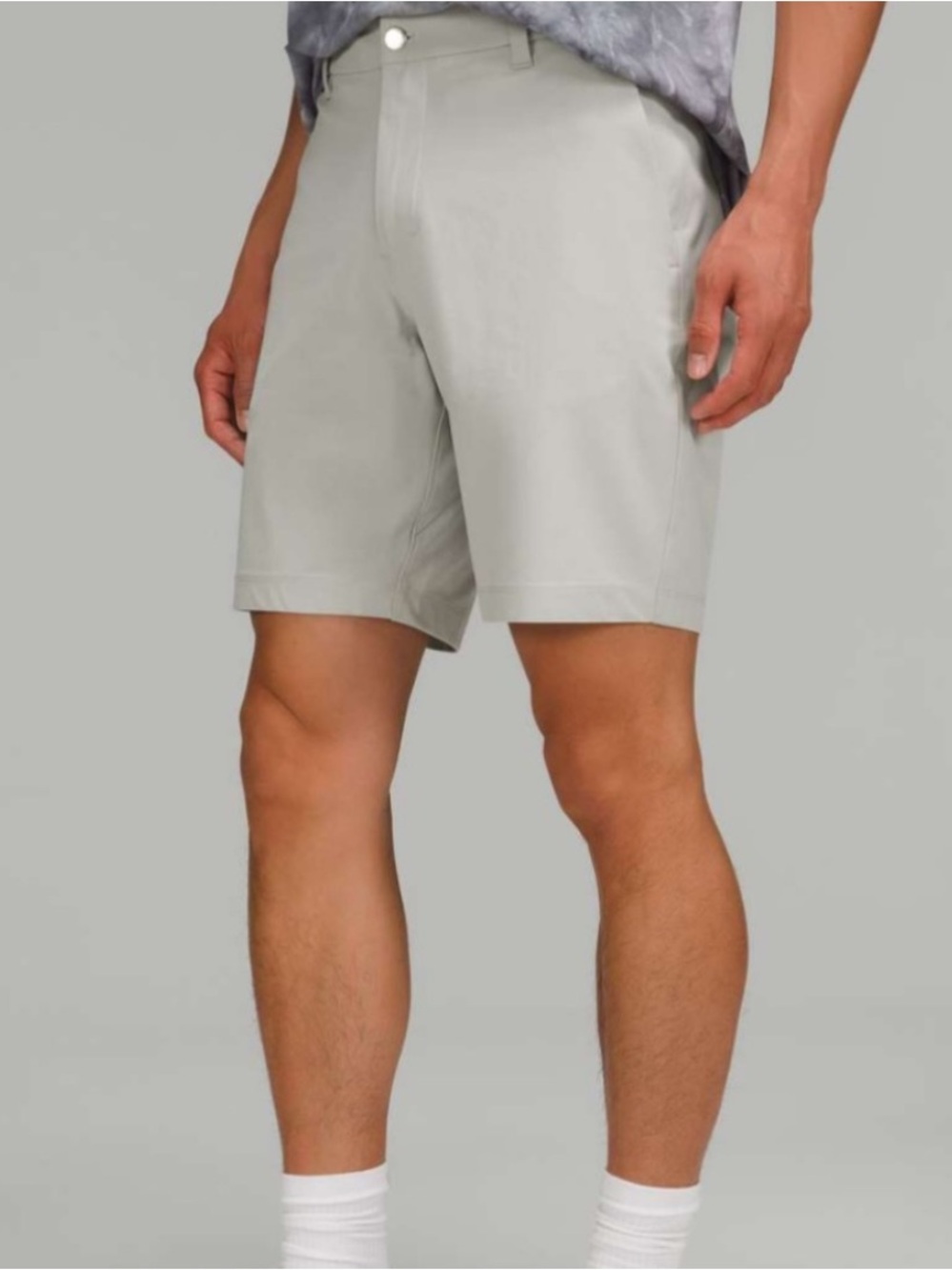 Lululemon Commission Classic-Fit Shorts 9" Warpstreme
Men’s 40 Seal Grey Stretch
